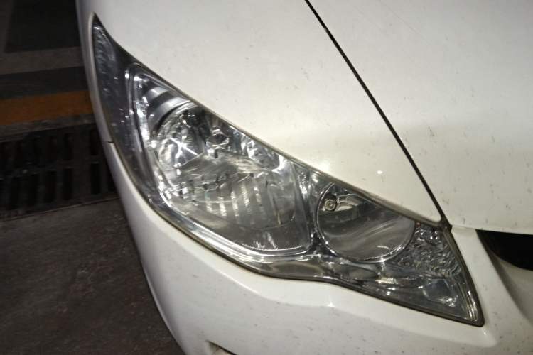 Used CIIMO 2015 1.8L Automatic Comfort Edition Right Front Headlight
