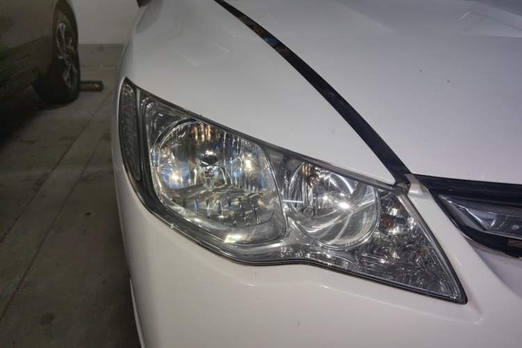 Used CIIMO 2015 1.8L Automatic Luxury Edition Right Front Headlight