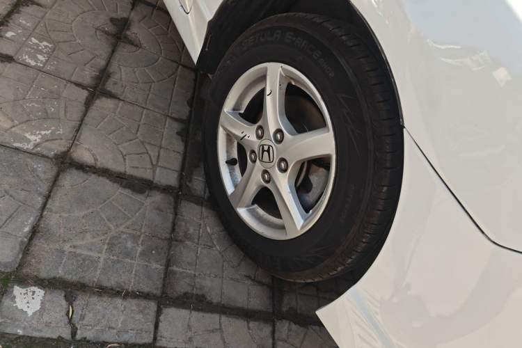 Used CIIMO 2015 1.8L Automatic Comfort Edition Right Front Wheel Hub