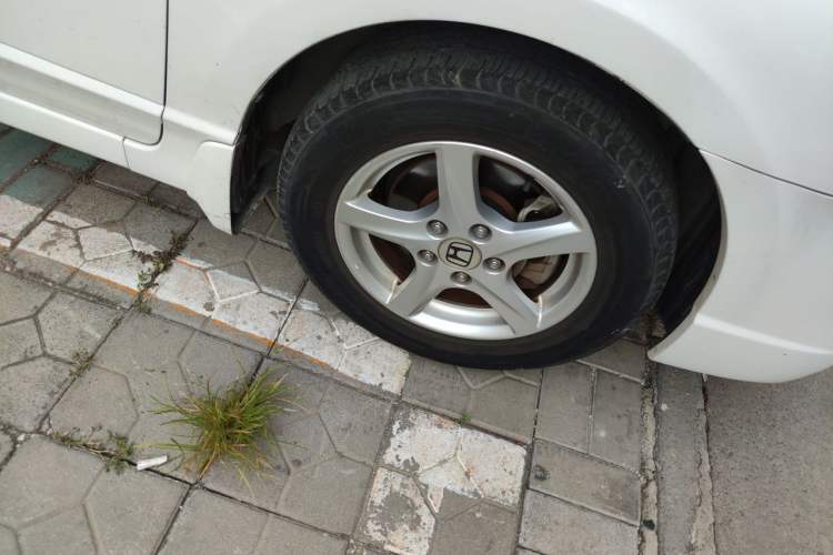 Used CIIMO 2015 1.8L Automatic Comfort Edition Right Front Wheel Hub
