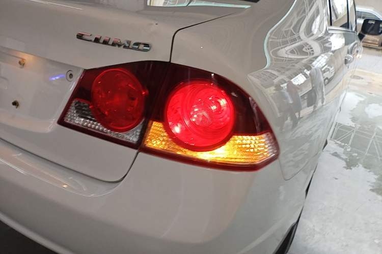 Used CIIMO 2015 1.8L Automatic Comfort Edition Right Rear Taillight
