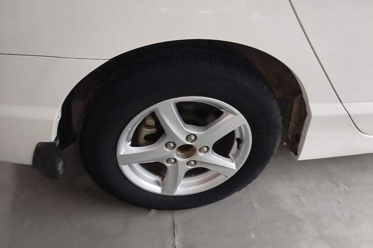 Used CIIMO 2015 1.8L Automatic Comfort Edition Right Rear Wheel Hub