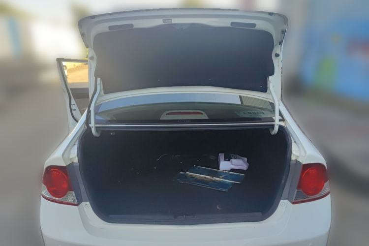 Used CIIMO 2015 1.8L Automatic Luxury Edition Trunk