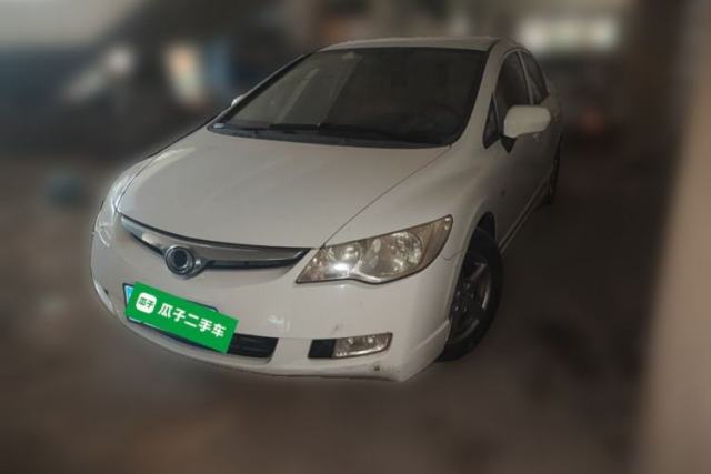 CIIMO 2015 1.8L Automatic Comfort Edition مستعملة