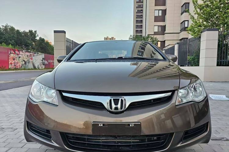 Used CIIMO 2015 1.8L Automatic Comfort Edition Exterior 1