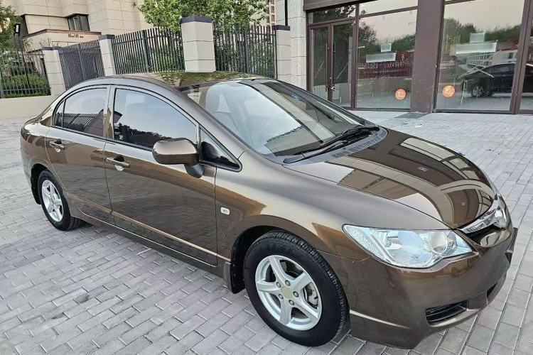 Used CIIMO 2015 1.8L Automatic Comfort Edition Exterior 2