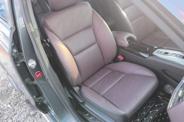 Used CIIMO M-NV 2021 Shangcheng Edition Right Front Seat