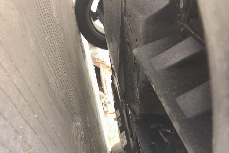 Used CIIMO M-NV 2021 Shangcheng Edition Chassis Front Left