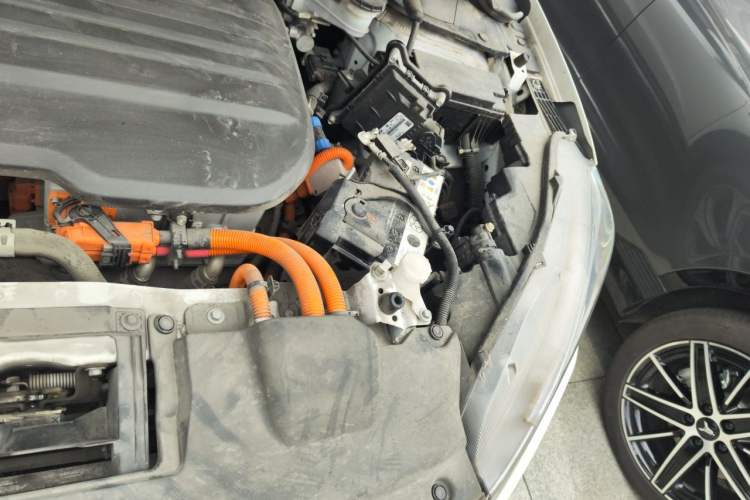 Used CIIMO M-NV 2021 Shangcheng Edition Engine Bay Left