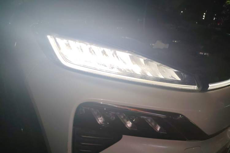 Used CIIMO M-NV 2021 Shangcheng Edition Right Front Headlight