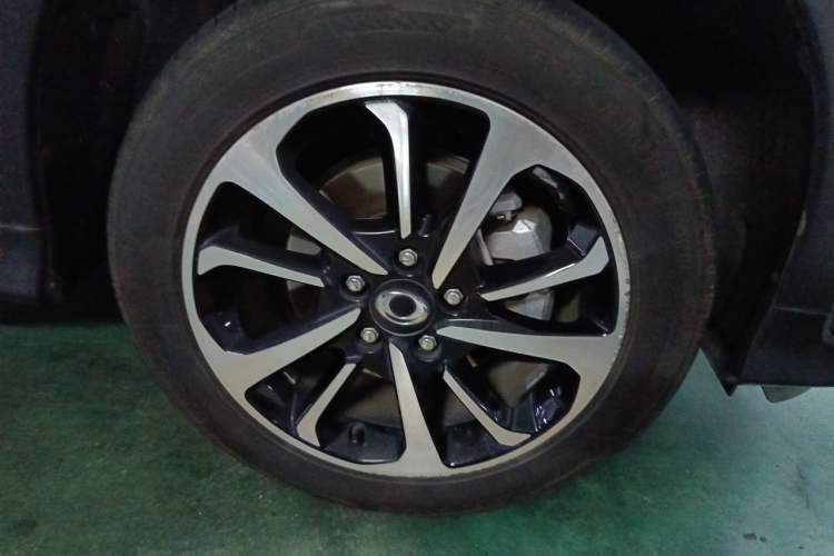 Used CIIMO X-NV 2020 Windstorm Edition Right Front Wheel Hub