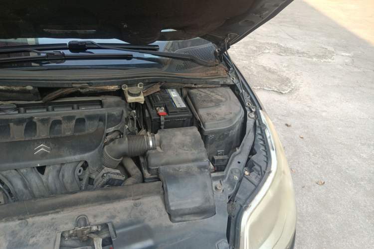 Used Citroen C-Quatre 2009 Two-Box 2.0L Manual Champion Edition Engine Bay Left