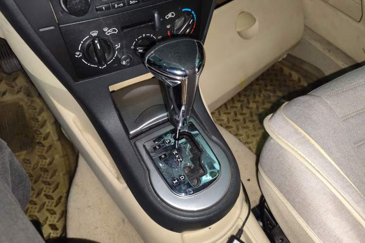 Used Citroen C-Quatre 2009 Sedan 1.6L Automatic Fashion Edition Gear Lever