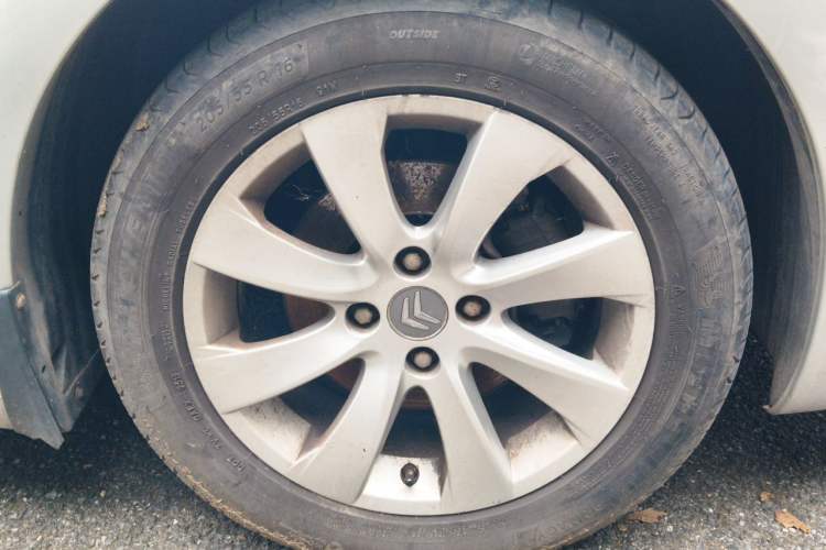 Used Citroen C-Quatre 2009 Sedan 2.0L Manual Fashion Edition Right Front Wheel Hub