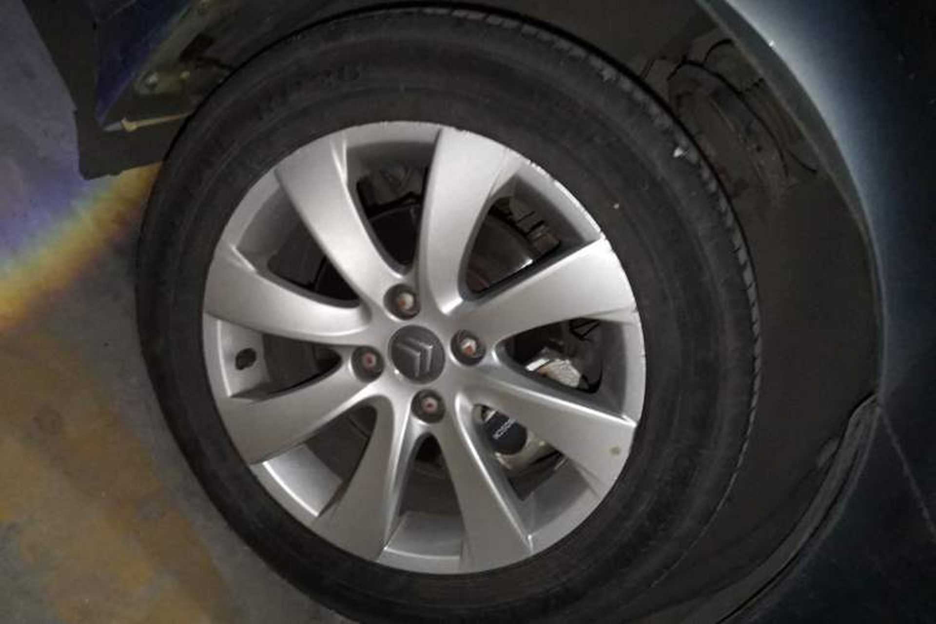 Used Citroen C-Quatre 2009 Sedan 1.6L Manual Fashion Edition Right Front Wheel Hub