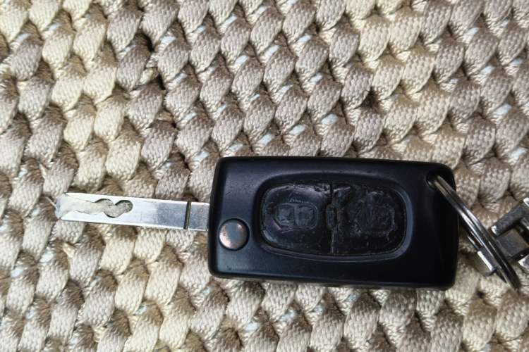 Used Citroen C-Quatre 2009 Sedan 2.0L Manual Fashion Edition Vehicle Key