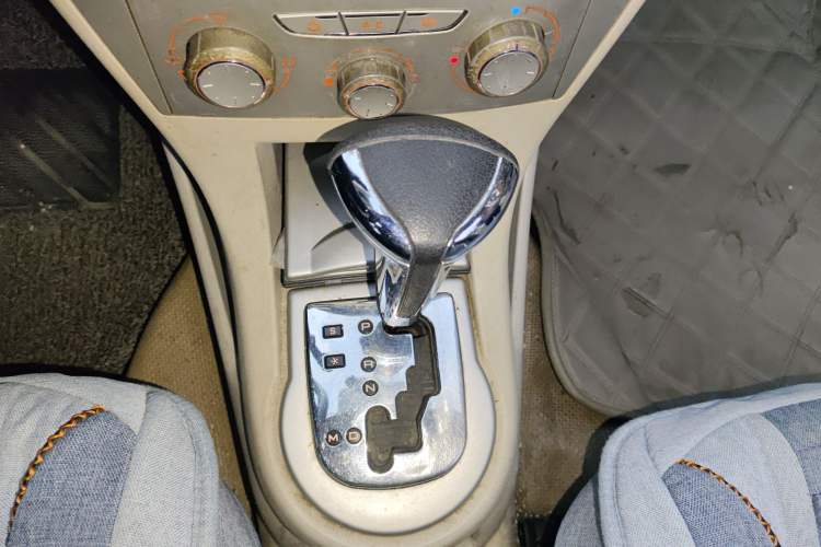 Used Citroen C-Quatre 2010 Sedan 1.6L Automatic Shangle Edition Gear Lever
