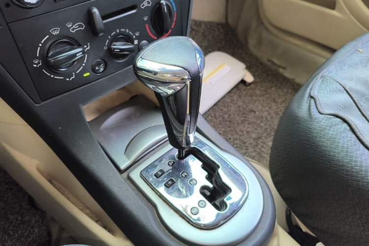 Used Citroen C-Quatre 2010 Sedan 1.6L Automatic Shangle Edition Gear Lever