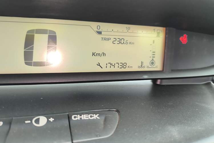 Used Citroen C-Quatre 2010 Sedan 1.6L Automatic Shangle Edition Odometer Close Up