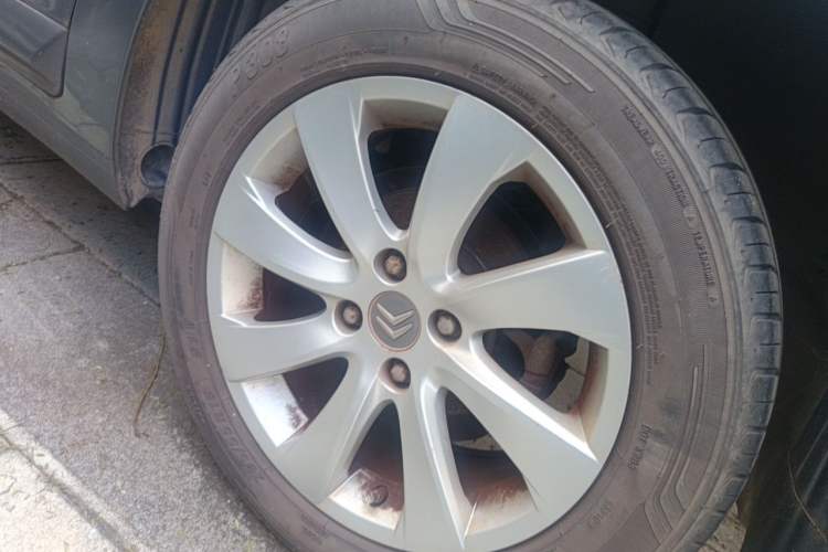 Used Citroen C-Quatre 2010 Sedan 1.6L Automatic Shangle Edition Right Front Wheel Hub