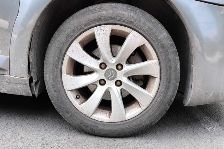 Used Citroen C-Quatre 2010 Sedan 1.6L Automatic Shangle Edition Right Front Wheel Hub