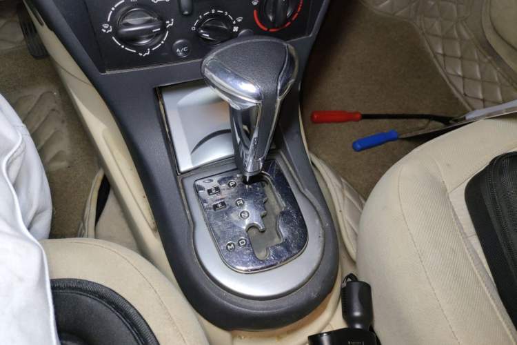 Used Citroen C-Quatre 2010 Sedan 1.6L Automatic Shangle Edition Gear Lever