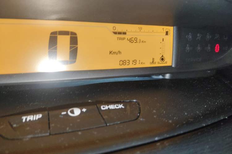 Used Citroen C-Quatre 2010 Sedan 1.6L Automatic Shangle Edition Odometer Close Up