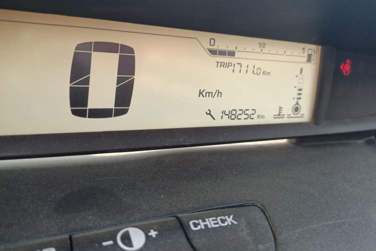 Used Citroen C-Quatre 2010 Sedan 1.6L Automatic Shangle Edition Odometer Close Up