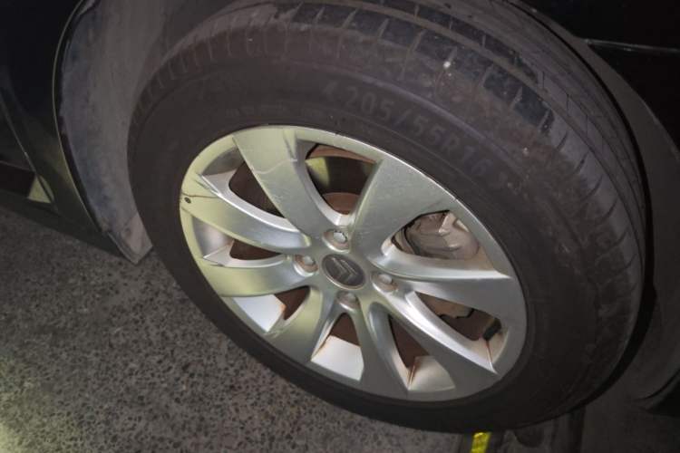 Used Citroen C-Quatre 2011 Sedan 1.6L Automatic Fashion Edition Right Front Wheel Hub