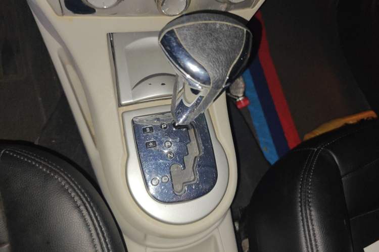 Used Citroen C-Quatre 2011 Hatchback 1.6L Automatic XuanYa Model Gear Lever