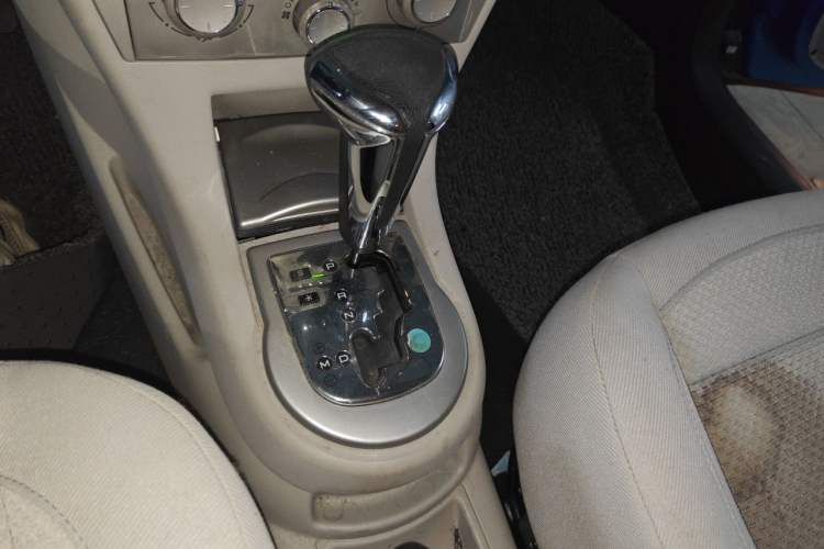 Used Citroen C-Quatre 2011 Hatchback 1.6L Automatic XuanYa Model Gear Lever