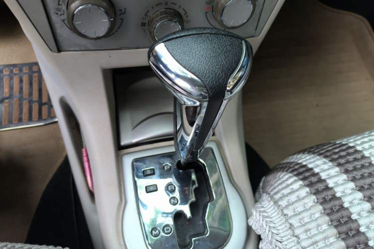 Used Citroen C-Quatre 2011 Hatchback 1.6L Automatic XuanYa Model Gear Lever