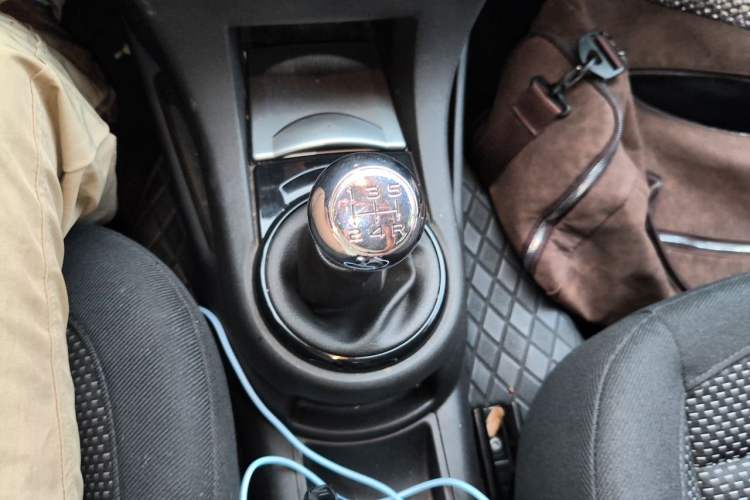 Used Citroen C-Quatre 2011 Hatchback 1.6L Manual XuanYa Model Gear Lever
