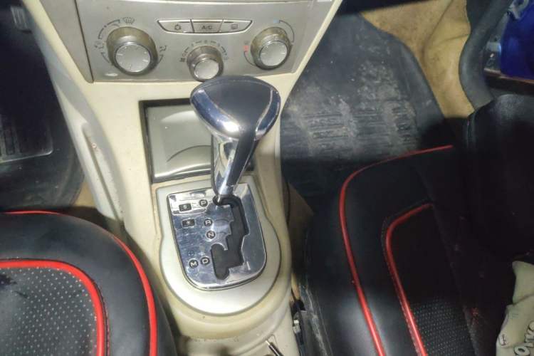 Used Citroen C-Quatre 2011 Hatchback 1.6L Automatic XuanYa Model Gear Lever