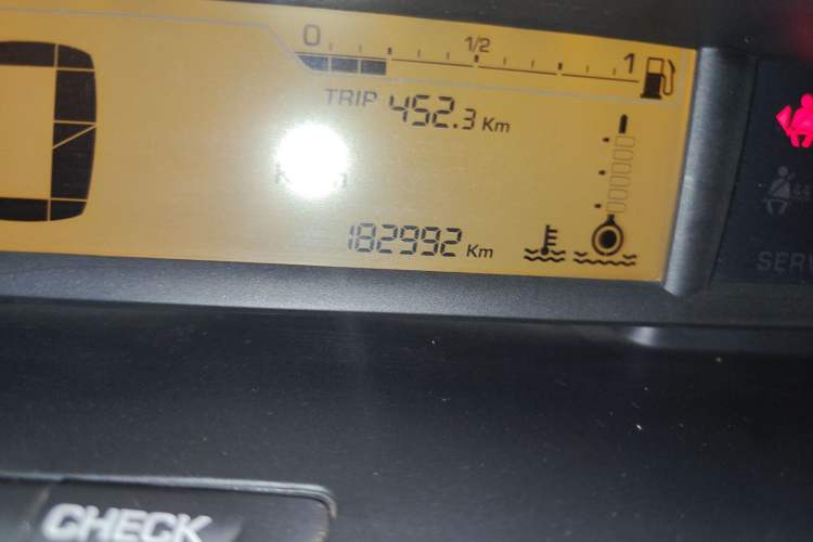 Used Citroen C-Quatre 2011 Hatchback 1.6L Automatic XuanYa Model Odometer Close Up