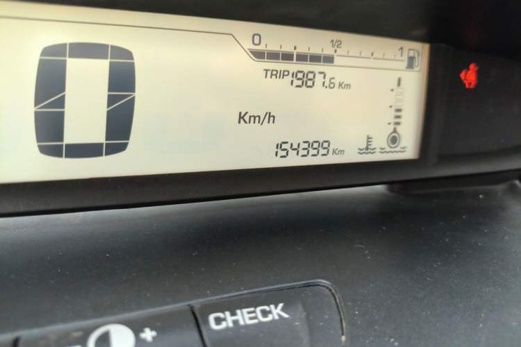 Used Citroen C-Quatre 2011 Hatchback 1.6L Automatic XuanYa Model Odometer Close Up