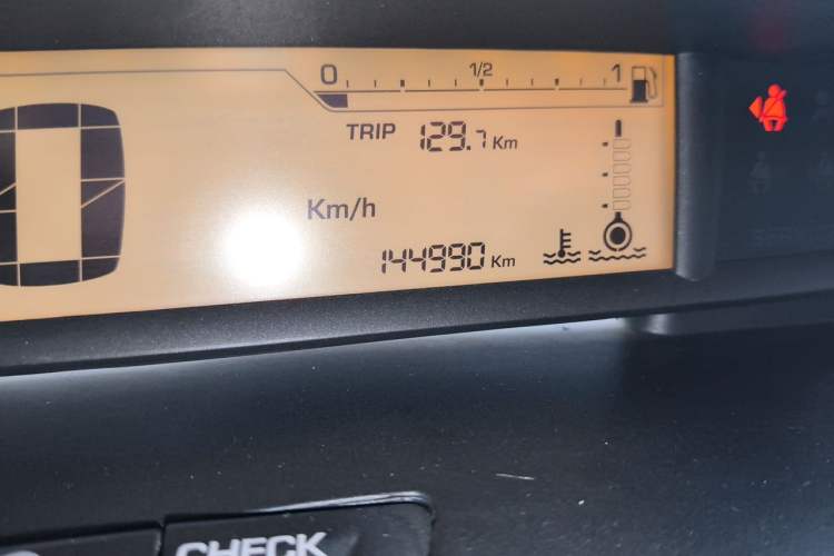 Used Citroen C-Quatre 2011 Hatchback 1.6L Manual XuanYa Model Odometer Close Up