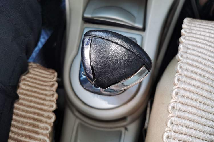 Used Citroen C-Quatre 2011 Sedan 1.6L Automatic Fashion Edition Gear Lever