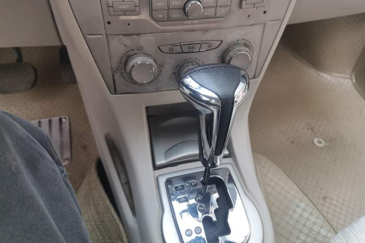 Used Citroen C-Quatre 2011 Sedan 1.6L Automatic Fashion Edition Gear Lever