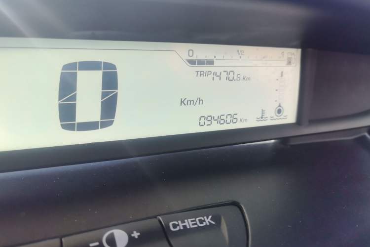Used Citroen C-Quatre 2011 Sedan 1.6L Automatic Fashion Edition Odometer Close Up