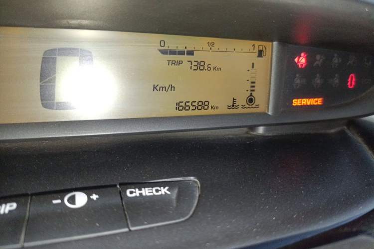 Used Citroen C-Quatre 2011 Sedan 1.6L Automatic Fashion Edition Odometer Close Up