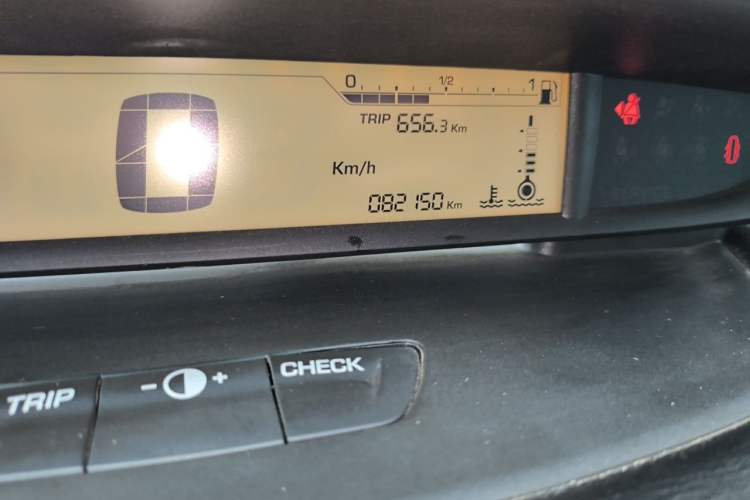 Used Citroen C-Quatre 2011 Sedan 1.6L Automatic Fashion Edition Odometer Close Up