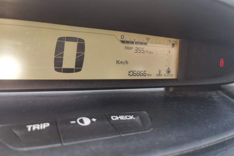 Used Citroen C-Quatre 2011 Sedan 1.6L Automatic Fashion Edition Odometer Close Up