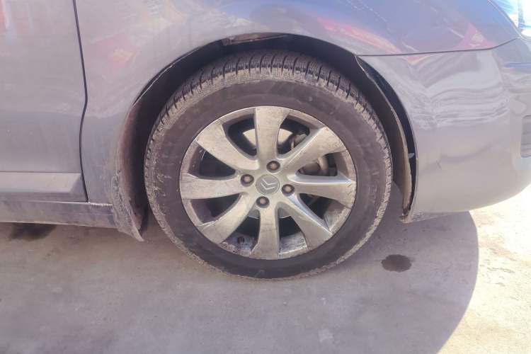 Used Citroen C-Quatre 2011 Sedan 1.6L Automatic Fashion Edition Right Front Wheel Hub