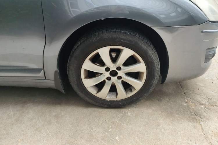 Used Citroen C-Quatre 2011 Sedan 1.6L Automatic Fashion Edition Right Front Wheel Hub