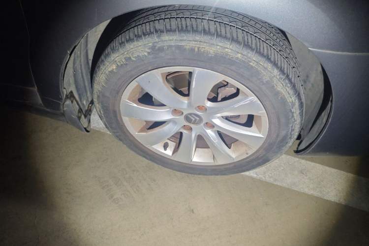 Used Citroen C-Quatre 2011 Sedan 1.6L Automatic Champion Edition Right Front Wheel Hub