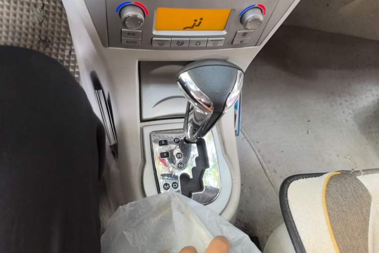 Used Citroen C-Quatre 2011 Hatchback 1.6L Automatic Yueya Model Gear Lever