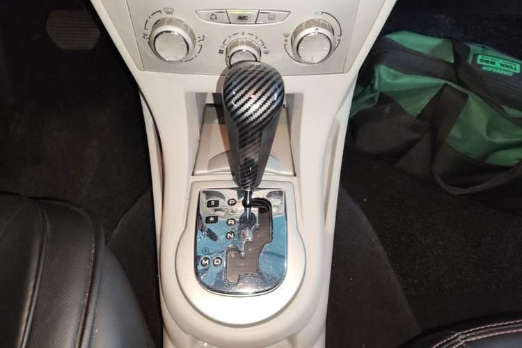 Used Citroen C-Quatre 2011 Sedan 1.6L Automatic Fashion Edition Gear Lever
