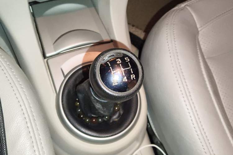 Used Citroen C-Quatre 2011 Hatchback 1.6L Manual XuanYa Model Gear Lever