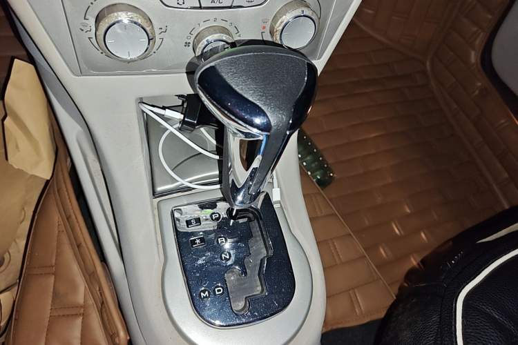 Used Citroen C-Quatre 2011 Hatchback 1.6L Automatic XuanYa Model Gear Lever